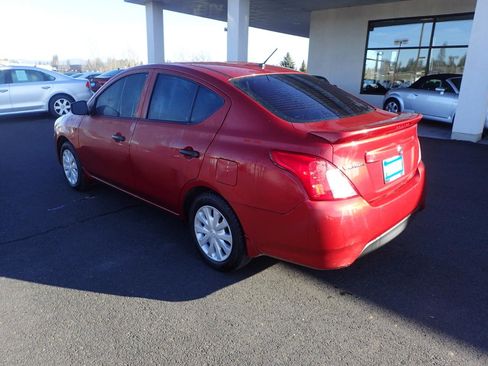 Used 2016 Nissan Versa S Plus FWD image 3