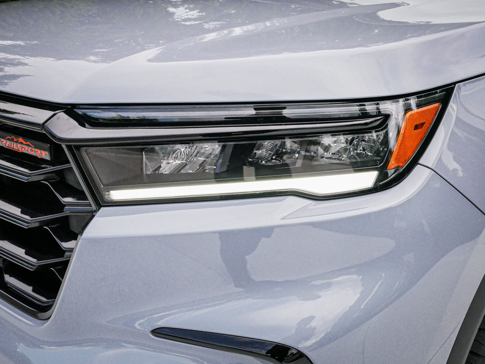 Certified 2025 Honda Pilot TrailSport image 6