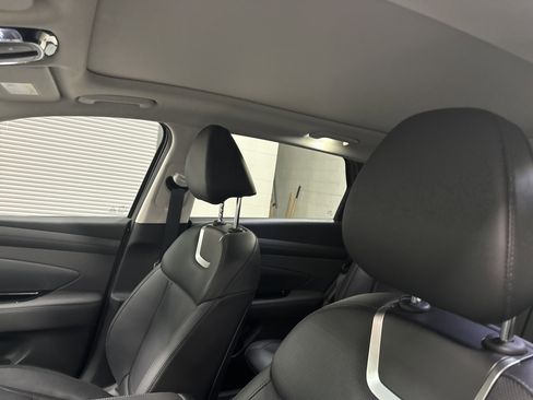 Used 2025 Hyundai Tucson Limited image 12