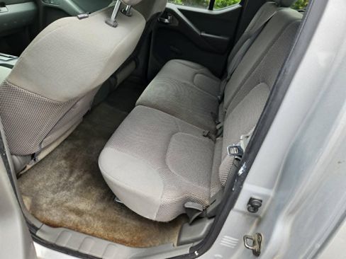 Used 2011 Nissan Frontier S AWD/4WD image 13