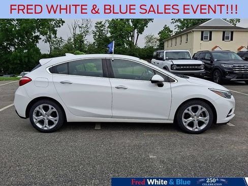 Used 2018 Chevrolet Cruze Premier FWD image 12