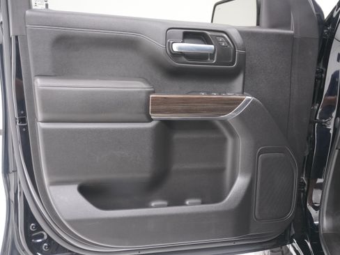 Used 2021 Chevrolet Silverado 1500 LT w/ Diesel Off-Road Package AWD/4WD image 16