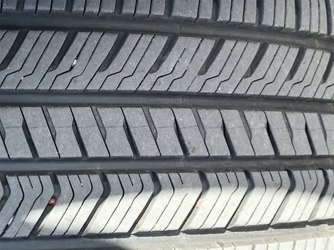 Used 2024 Mercedes-Benz GLS 450 4MATIC image 11