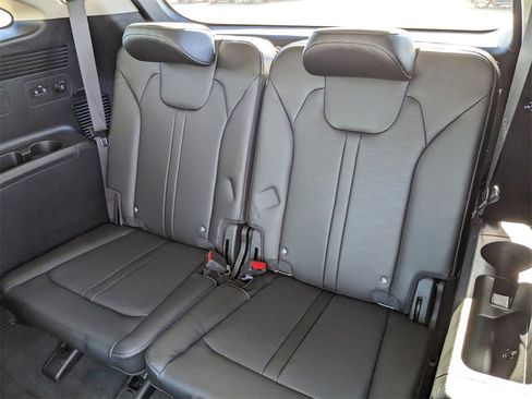 Certified 2025 Kia Sorento EX w/ Panoramic Sunroof Package image 21