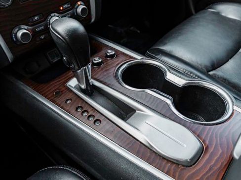 Used 2019 Nissan Pathfinder Platinum image 17