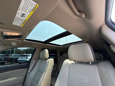 Used 2016 Jeep Grand Cherokee Overland RWD image 33