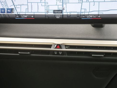 Used 2023 BMW iX xDrive50 w/ Sport Package image 10