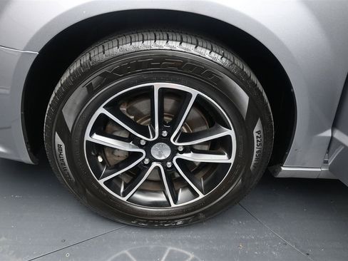 Used 2019 Dodge Grand Caravan GT FWD image 16