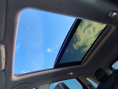 Used 2018 Cadillac XT5 Luxury w/ Driver Awareness Package image 20