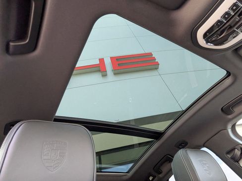 New 2026 Porsche Macan S image 27