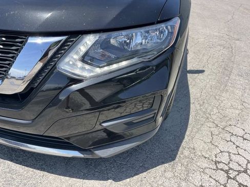Used 2019 Nissan Rogue SV FWD image 11