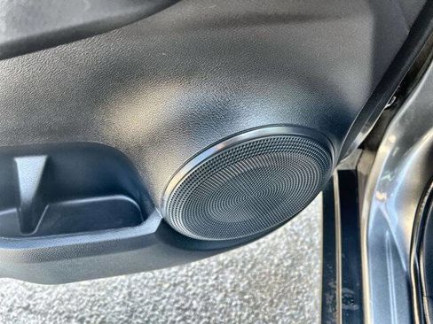 Used 2018 Nissan Kicks SR w/ Premium Package image 23