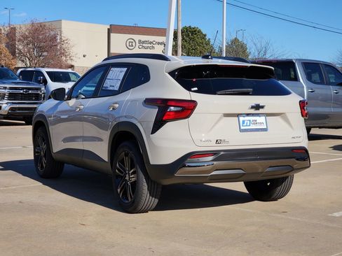 New 2026 Chevrolet Trax ACTIV w/ Sunroof Package image 3