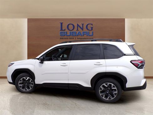 Used 2025 Subaru Forester Premium image 14