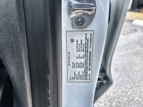 Used 2023 Tesla Model 3 Standard Range image 29