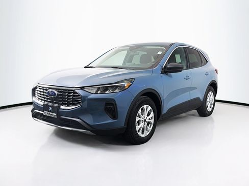 Used 2024 Ford Escape Active w/ Cold Weather Package FWD image 3
