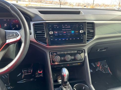 Used 2021 Volkswagen Atlas SEL Premium image 11