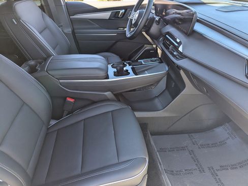 Certified 2025 Buick Enclave Preferred image 12