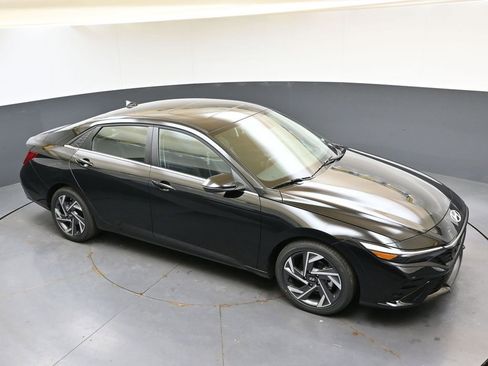 New 2026 Hyundai Elantra Limited FWD image 42