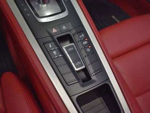 Used 2022 Porsche 718 Boxster GTS image 16