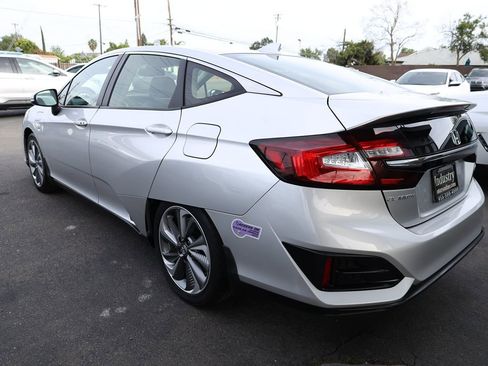Used 2018 Honda Clarity Plug-In Hybrid image 8