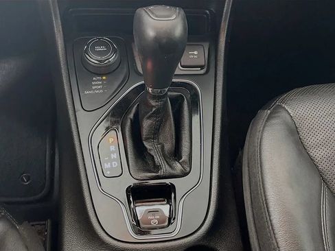 Used 2020 Jeep Cherokee Limited AWD/4WD image 17