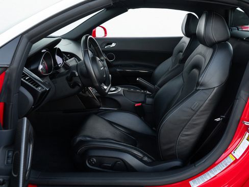 Used 2011 Audi R8 V10 image 6