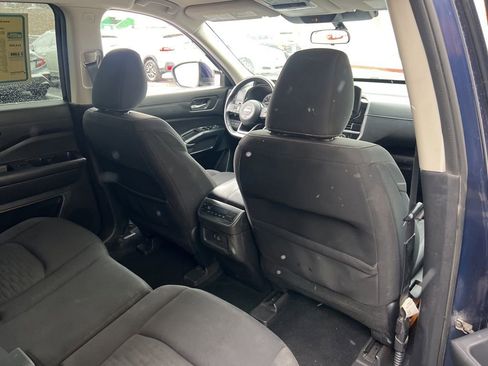 Used 2022 Nissan Pathfinder SV AWD/4WD image 23