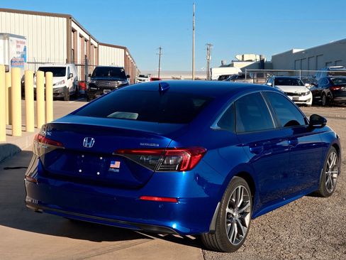 Used 2022 Honda Civic Touring image 4