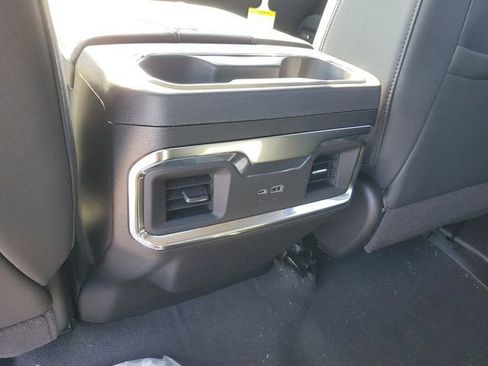 New 2026 GMC Sierra 1500 SLT image 18