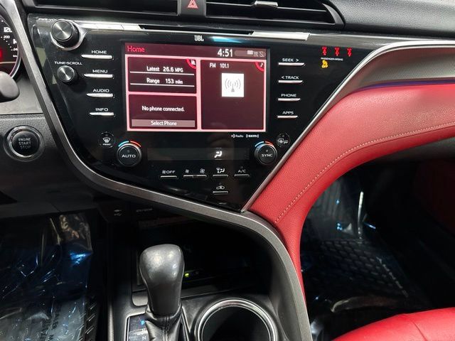 Used 2018 Toyota Camry XSE FWD image 17