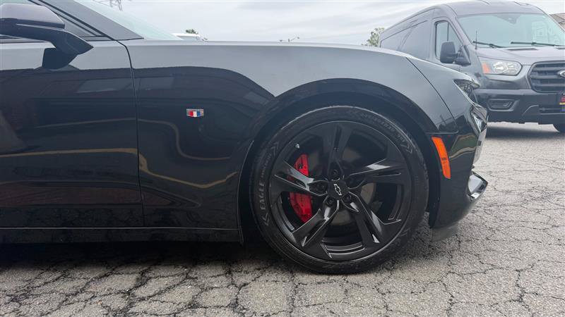 Used 2020 Chevrolet Camaro SS RWD image 5