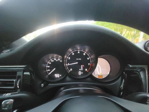 Used 2023 Porsche Macan image 28