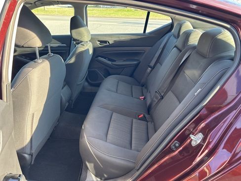 Used 2023 Nissan Altima 2.5 SV image 11