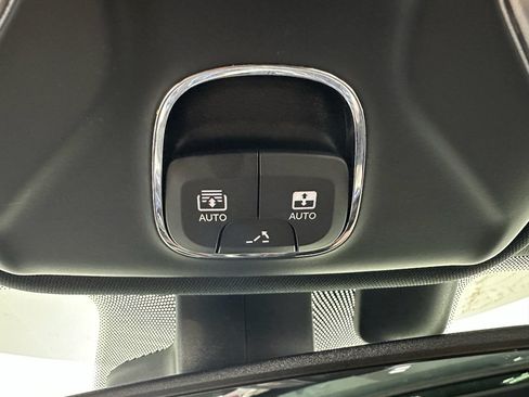 Used 2021 Jeep Compass Latitude w/ Sun and Sound Group AWD/4WD image 19