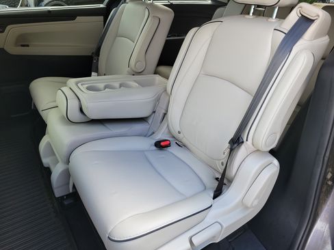 Used 2025 Honda Odyssey Touring image 7