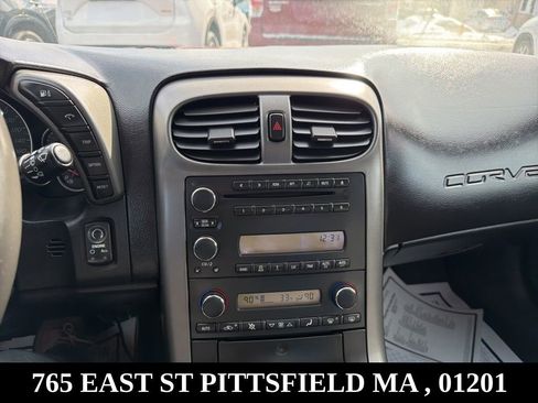 Used 2007 Chevrolet Corvette Coupe w/ Performance Package image 16