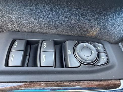 Used 2022 Chevrolet Silverado 1500 LT RWD image 26
