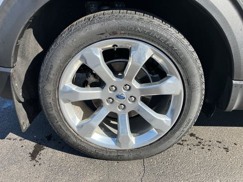 Used 2015 Ford F150 Lariat w/ Equipment Group 502A Luxury image 9