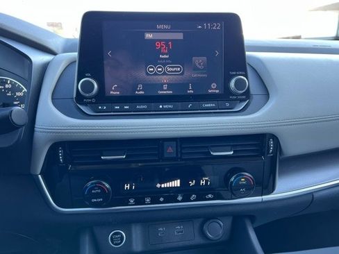 Used 2021 Nissan Rogue SV image 15