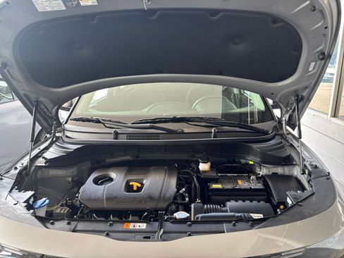 Used 2025 Kia Soul LX w/ LX Technology Package FWD image 31