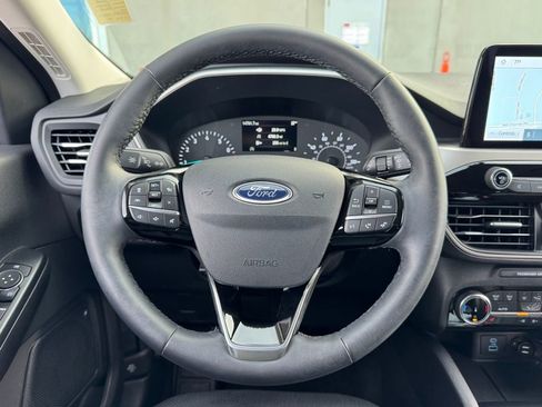 Used 2022 Ford Escape SEL image 5