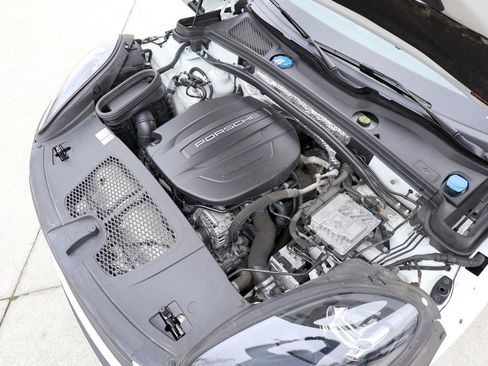 Used 2021 Porsche Macan image 35