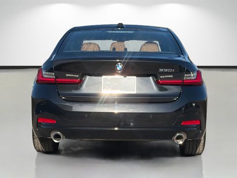 Used 2026 BMW 330i Sedan w/ Premium Package RWD image 4
