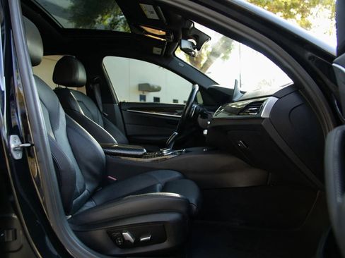 Used 2018 BMW 530i xDrive AWD/4WD image 27
