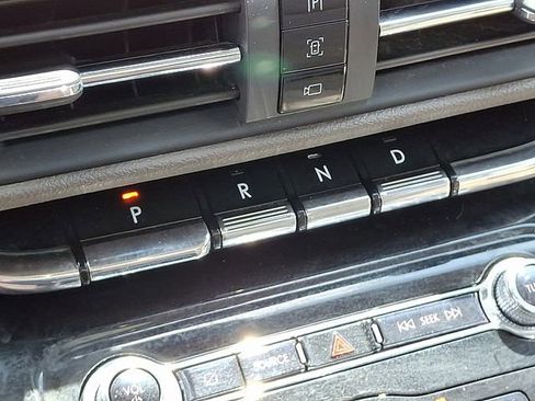 Used 2021 Lincoln Corsair AWD w/ Premium Package image 19