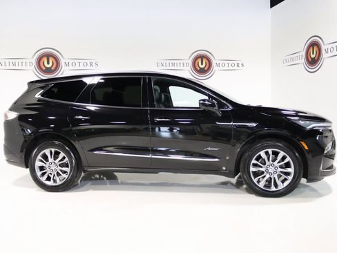 Used 2023 Buick Enclave Avenir w/ Avenir Technology Package image 33