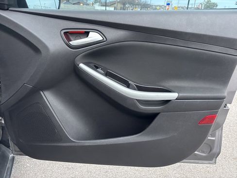 Used 2014 Ford Focus SE w/ Equipment Group 201A image 7