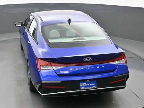 Certified 2025 Hyundai Elantra SEL image 34