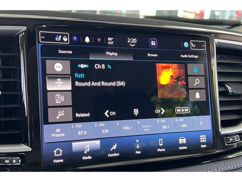 Used 2023 Chrysler Pacifica Limited image 21